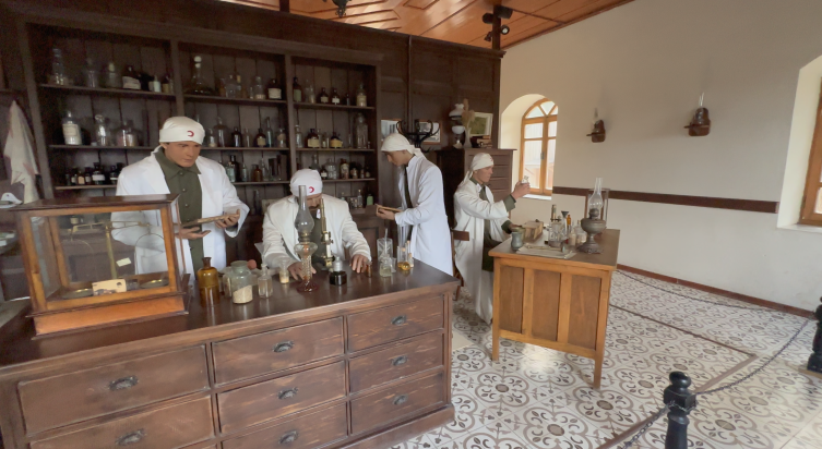 SBÜ Senatosu şehit düşen tıbbiyelilerin anısına tarihi siperlerde toplandı